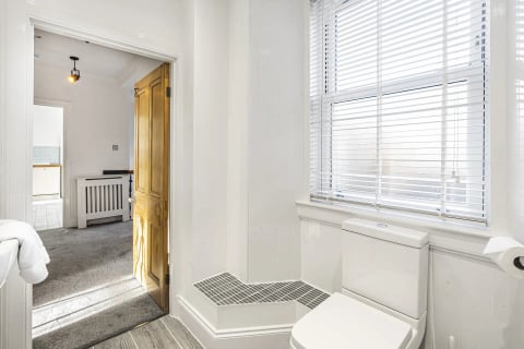 WC with window blinds