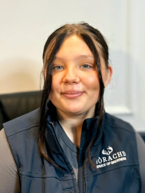 Portrait of Halli Mair, Assistant property manager at Mòrachd